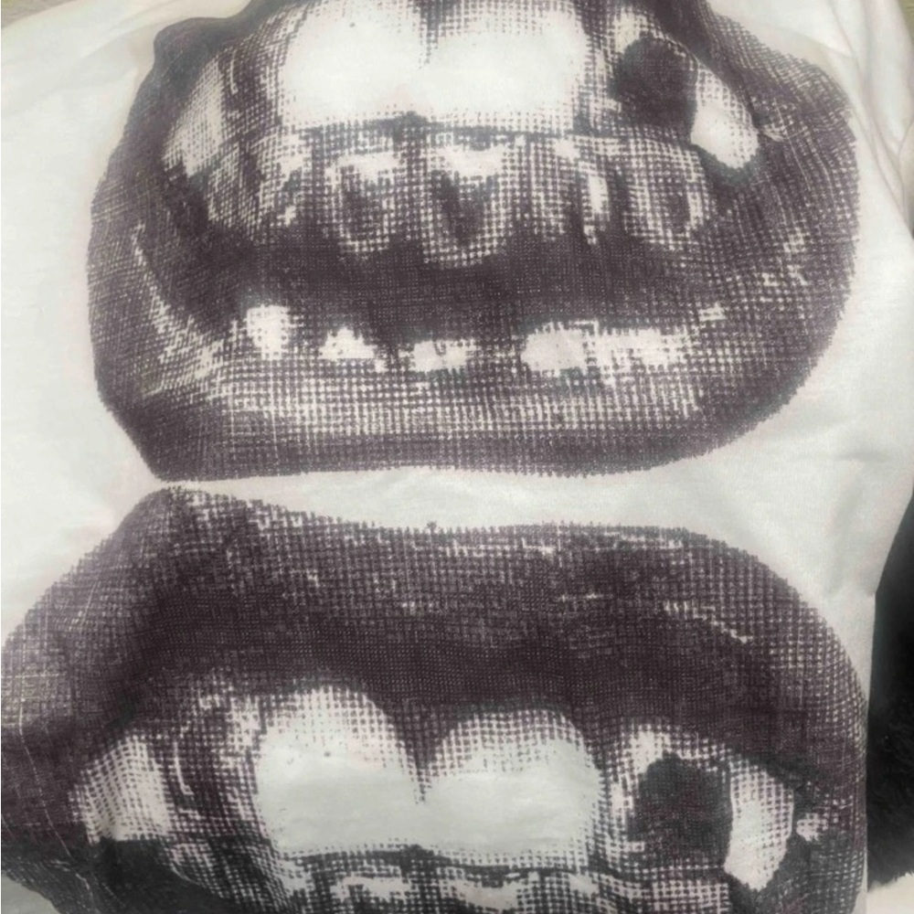 Y2K Graphic Tee shirt in Black and White - Picture 4 of 4